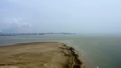 4K航拍清晨海岸沙滩风景视频素材视频的预览图